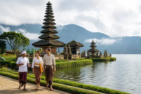 ulun danu beratan lovina tour